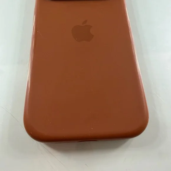 Apple iPhone 17 Pro Silicone Case in Terra Cotta - Picture 4 of 9